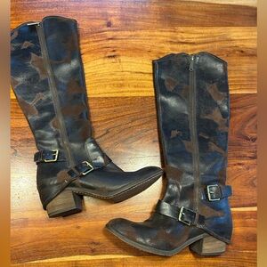 Donald J. Pliner Women's Devi Boot Brown Vintage Suede Boots